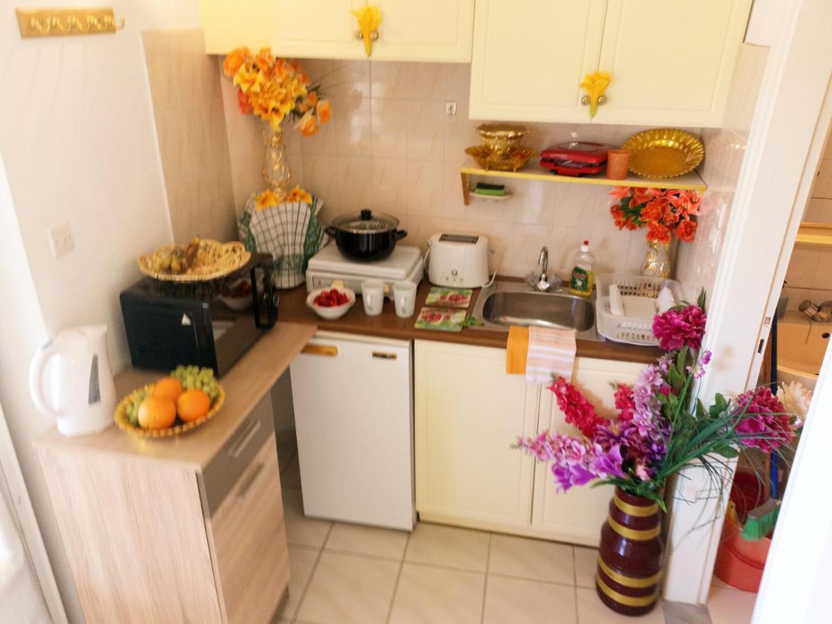 Evli Daire Resmo Dış mekan fotoğraf
